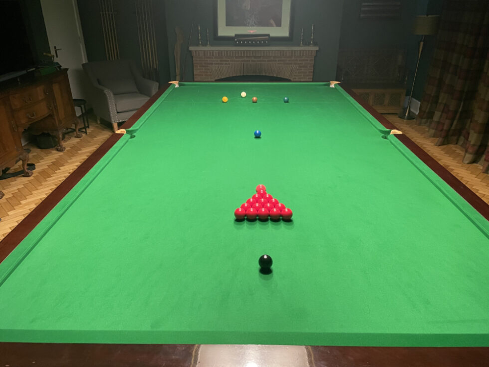 Elan Valley hotel snooker table